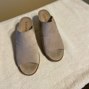Sorel Women's Beige Open-Toe Mules Size 8.5